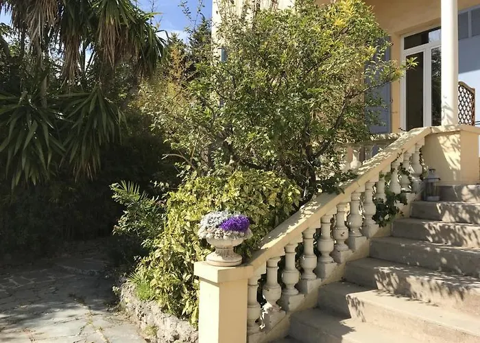 Alexandra - Boutique Hotel 3*